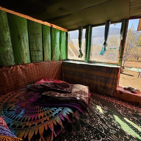 Отель Hippy Hyde Kalga Kalgha Экстерьер фото