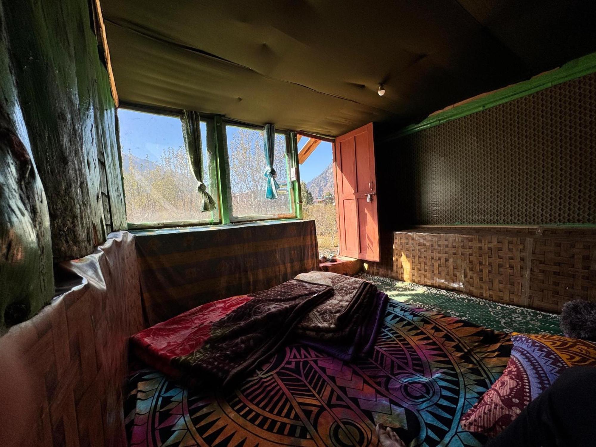 Отель Hippy Hyde Kalga Kalgha Экстерьер фото
